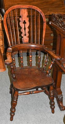 Lot 1348 - A 19th century yew and elm Windsor chair