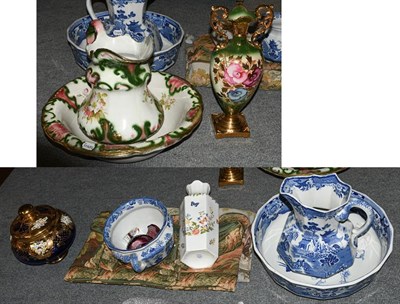 Lot 267 - A quantity of decorative ceramics including Masons blue and white wash bowl, jug and chamber pot, a
