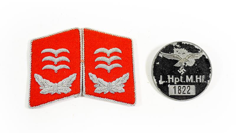 Lot 96 - A Pair of German Third Reich Luftwaffe Flak Artillery Hauptmann's Collar Tabs, in red wool...