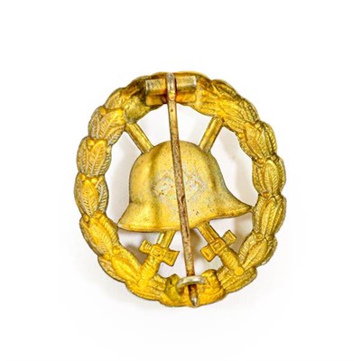 Lot 104 - A German Third Reich Spanish Wound Badge, Gold Class, of pierced oval form, the hollow stamped back