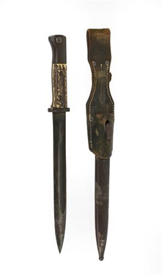 Lot 120 - A German M1884/98 Second Pattern Knife Bayonet, the 25.5cm blued fullered steel blade with...