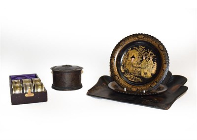 Lot 28 - A tray of assorted 19th century and later items, to include a papier mache crumb scoop and...