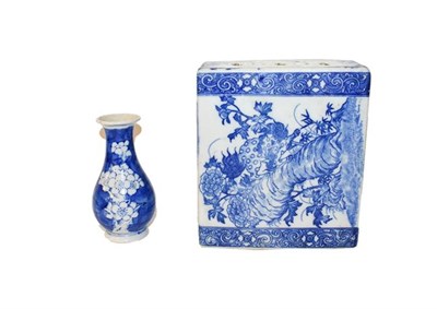 Lot 145 - A selection of blue and white Chinese porcelain including ginger jars and covers, small floral...
