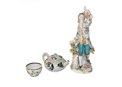 Lot 279 - A quantity of Spode stone china tea and coffee wares in the Tobacco Leaf design together with a...