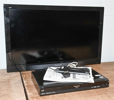 Lot 352 - A Panasonic TV and DVD player
