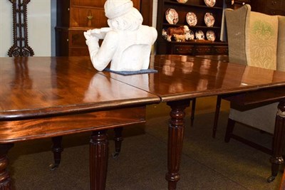 Lot 1202 - A William IV mahogany extending dining table in the manner of Gillows, with one additional...