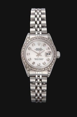 Lot 2137 - A Lady's Stainless Steel Diamond Set Automatic Calendar Centre Seconds Wristwatch, signed...
