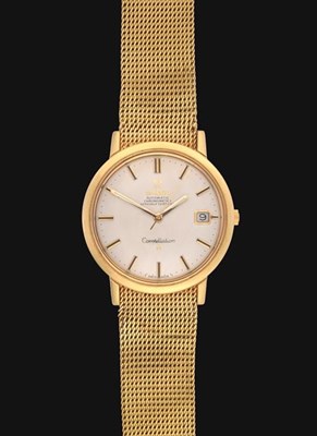 Lot 2159 - An 18 Carat Gold Automatic Calendar Centre Seconds Wristwatch, signed Omega, Chronometer Officially