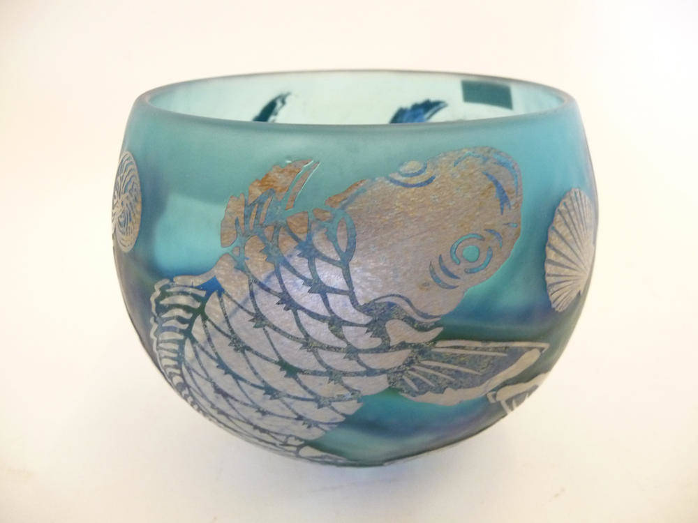 Lot 1764 - A Jonathan Harris Studio Glass Silver Cameo Carp Bowl, cut with carp and shells, signed...