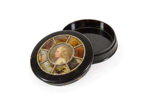 Lot 249 - A Regency Gold and Moss Agate Mounted Tortoiseshell Snuffbox and Cover, circular form, centred by a