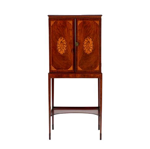 Lot 432 - A George III Mahogany, Satinwood Crossbanded and Marquetry Inlaid Collector's Cabinet on Stand,...