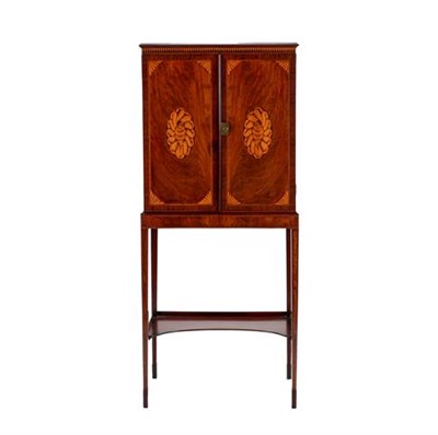 Lot 432 - A George III Mahogany, Satinwood Crossbanded and Marquetry Inlaid Collector's Cabinet on Stand,...