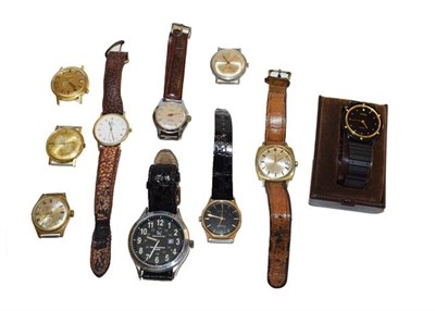 Lot 161 - A selection of lady's and gent's wristwatches including, a Bulova Accutron wristwatch, chrome...