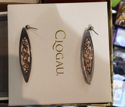 Lot 185 - A pair of Clogau drop earrings, length 5.2cm, a 9 carat gold mouse pendant/charm also stamped...