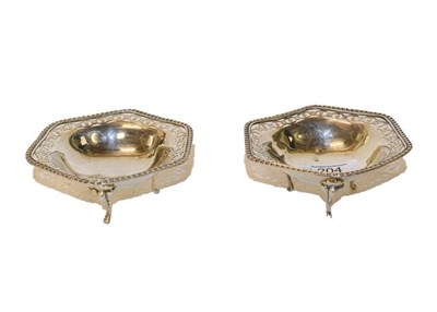 Lot 204 - A pair of silver George V silver dishes, by The Goldsmiths and Silversmiths Co. Ltd., London...
