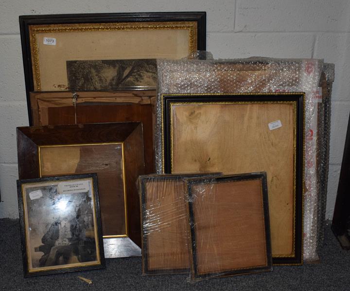 Lot 1073 - A group of 19th century prints and frames