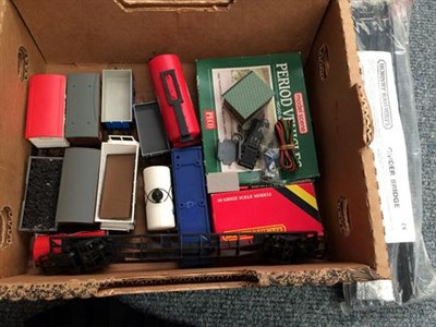 Lot 3226 - Hornby Railways OO Gauge And Others A Large Collection Of Assorted Accessories And Track (qty)