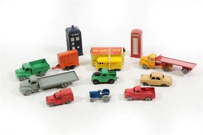 Lot 3368 - Dinky Dublo Various Models 071 VW Delivery van (G-F box G), Land Rover and Horse box, Royal...