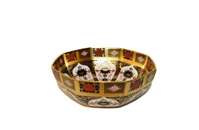 Lot 129 - A Royal Crown Derby Imari octagonal bowl, pattern 1128, 21cm wide