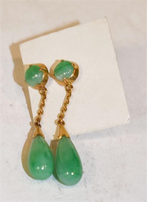 Lot 269 - A graduated jade bead necklace; two pairs of jade drop earrings; and a nephrite bead necklace