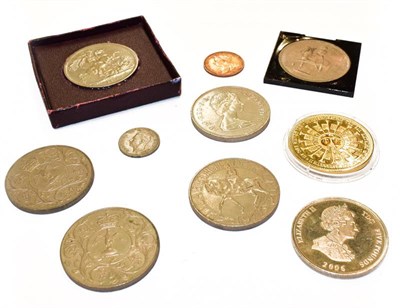 Lot 288 - A full sovereign dated 1896; and a selection of commemorative coins (10)
