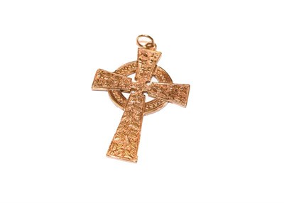 Lot 290 - A Celtic 9 carat gold cross pendant, length 5.3cm