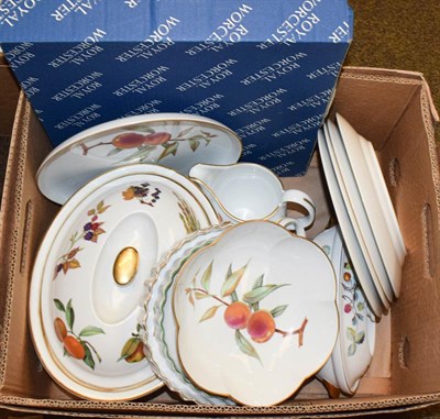 Lot 408 - Royal Worcester dinner wares in Evesham and Strawberry Faor patterns (three boxes)