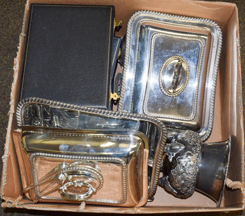Lot 417 - A quantity of assorted silver plated items including a pair of entree dishes, cased sets and...