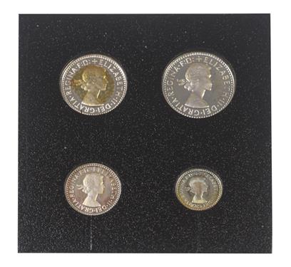 Lot 2087 - Elizabeth II, Maundy Set 2000, comprising 4p, 3p, 2p & 1p, in a fitted plastic case, all...