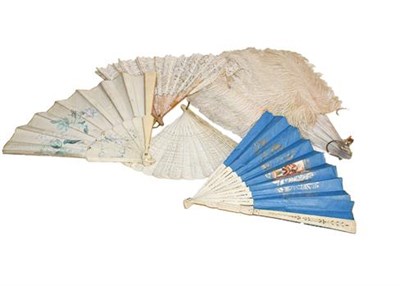 Lot 297 - Assorted late 19th/early 20th century fans including a pale pink ostrich feather fan on mother...