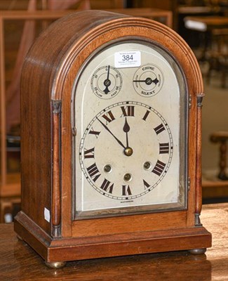 Lot 384 - An early 20th century German quarter chiming mantel clock
