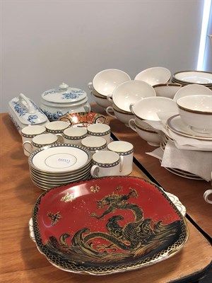 Lot 1181 - A collection of ceramics, including a Spode coffee service, with green and gilt borders, a...