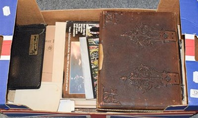 Lot 1207 - A quantity of vintage photograph albums and books (one box)