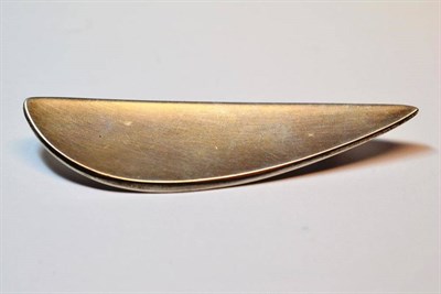 Lot 614 - A Brooch, by Hans Hansen, circa 1965, the form almost triangular in shape, numbered '114', measures