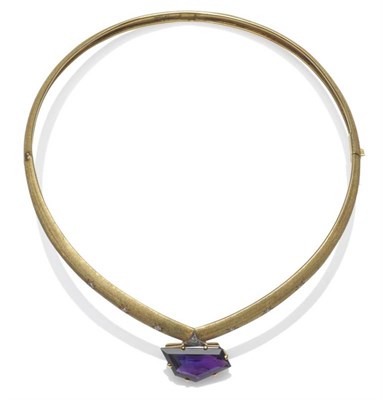 Lot 621 - An 18 Carat Gold Amethyst and Diamond Collar, the half hinged collar of brushed finish, inset...