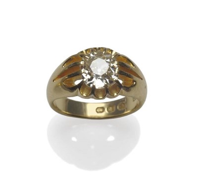 Lot 368 - A Gentleman's 18 Carat Gold Diamond Solitaire Ring, the old cut diamond in a yellow claw...