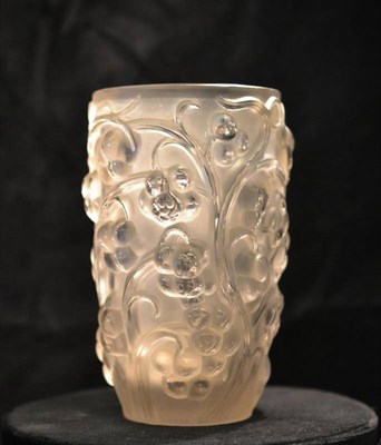 Lot 1008 - A René Lalique  "Raisins " Frosted and Clear No.1032 Glass Vase, moulded in relief with grapes and