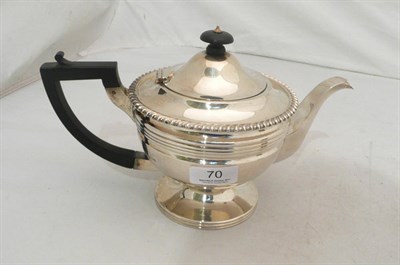 Lot 70 - A silver teapot approx 21.5 oz