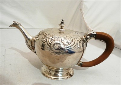 Lot 74 - Georgian silver bullet teapot, approx 15 oz