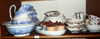 Lot 100 - A shelf of assorted ceramics including lidded sucrier, Hawking blue and white jug, Middlesbro...