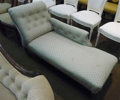 Lot 628 - Late Victorian chaise longue