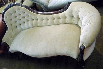 Lot 629 - Victorian cabriole leg button back chaise longue