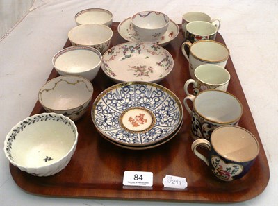 Lot 84 - A tray of assorted 18th century English porcelain, tea bowls, coffee cups and saucers