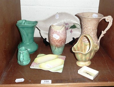 Lot 150 - Eight pieces of 1940's pottery