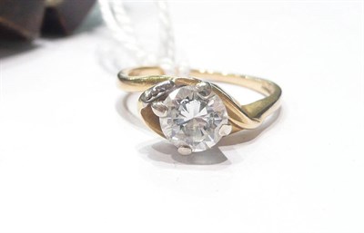 Lot 185 - Diamond solitaire ring