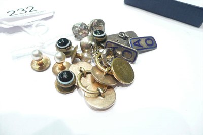 Lot 232 - Assorted cufflink's and dress studs