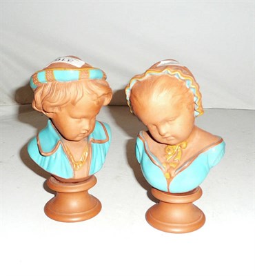 Lot 316 - A pair of terracotta small busts