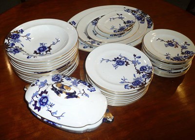 Lot 459 - A quantity of Worcester blue floral part dinner set