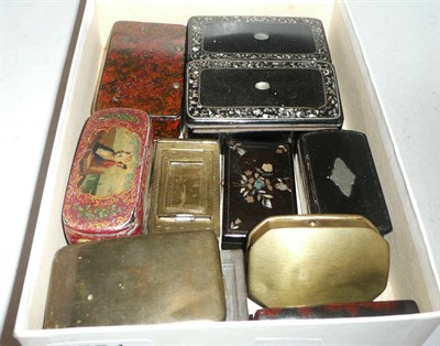 Lot 524 - Eleven assorted snuff boxes