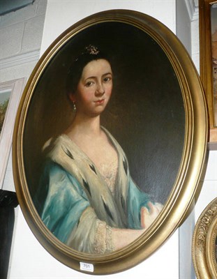 Lot 701 - Oval gilt framed oil on canvas, portrait of young lady